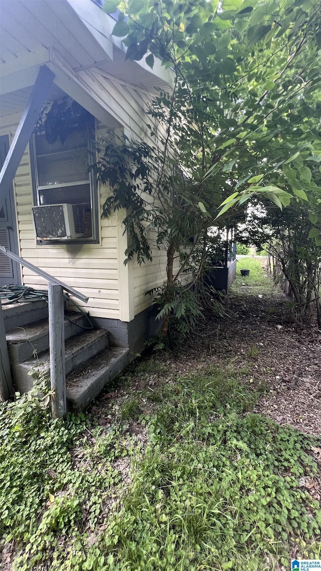 813 W 8th St, Sylacauga, AL 35150 - view of side of home