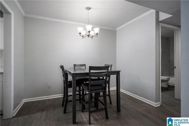 1721 Hackberry Ln Unit 6, Tuscaloosa, AL 35401 - dining space with wood finished floors, ornamental molding, and a chandelier
