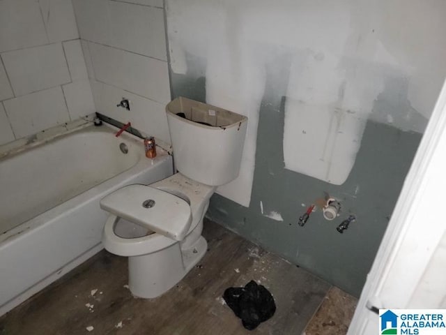 5105 Georgia Rd, Birmingham, AL 35212 - bathroom featuring toilet and a bathtub