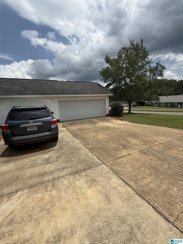 18470 Whispering Meadows Blvd, Vance, AL 35490 - view of side of property featuring driveway