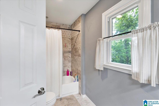 113 Pine Cliff Cir, Hoover, AL 35226 - full bathroom with healthy amount of natural light, shower / tub combo, toilet, and baseboards