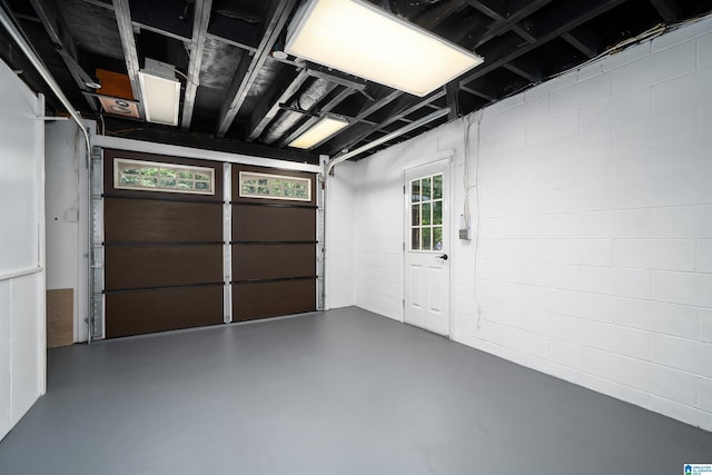 4100 S Shades Crest Rd, Hoover, AL 35244 - garage featuring concrete block wall