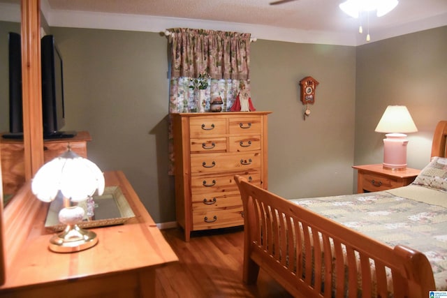 3908 Cloverdale Rd, Anniston, AL 36207 - bedroom with wood finished floors