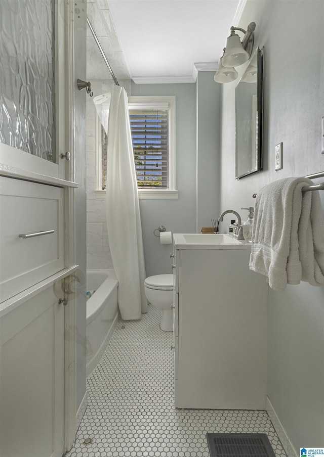39 Edgehill Rd, Homewood, AL 35209 - bathroom with vanity, toilet, ornamental molding, and shower / bathtub combination with curtain