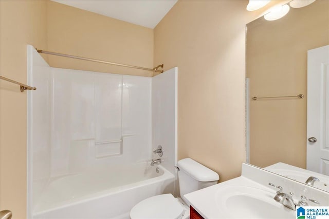 555 Ridgefield Way, Odenville, AL 35120 - bathroom featuring vanity, toilet, and bathing tub / shower combination