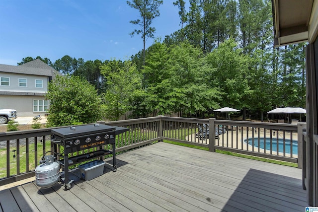 1020 Dunsmore Dr, Chelsea, AL 35043 - wooden terrace with a fenced backyard