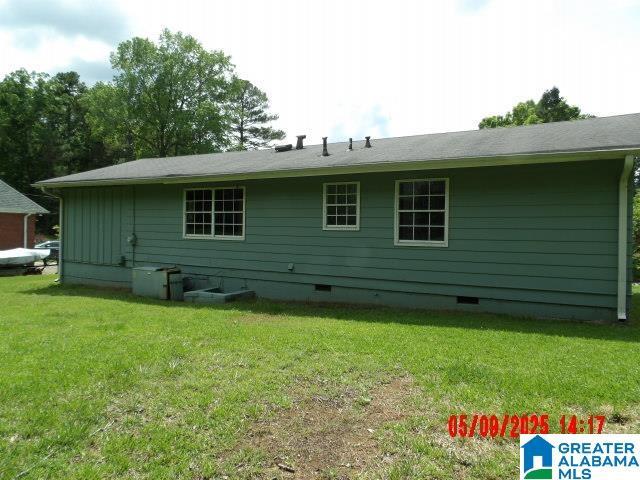 8421 Azalea Dr, Pinson, AL 35126 - back of house with crawl space and a yard