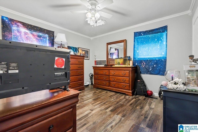 2523 County Road 222, Cullman, AL 35057 - bedroom with wood finished floors, ornamental molding, and a ceiling fan