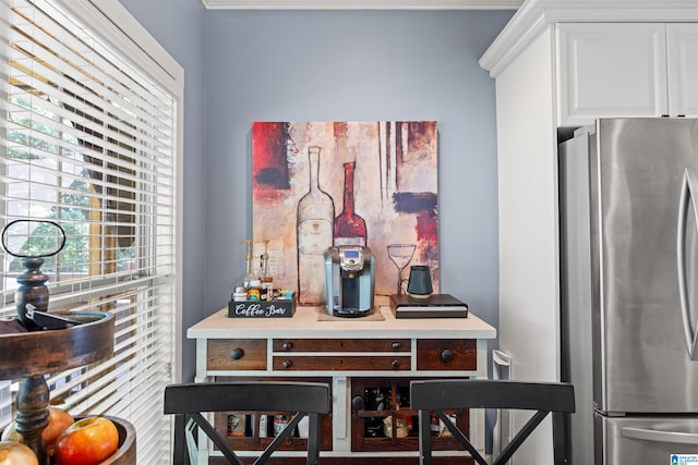 204 Pride Cir, Pelham, AL 35124 - bar area with freestanding refrigerator