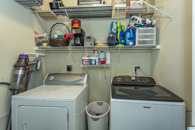 1009 Fairbank Ln, Chelsea, AL 35043 - laundry room featuring washer and dryer