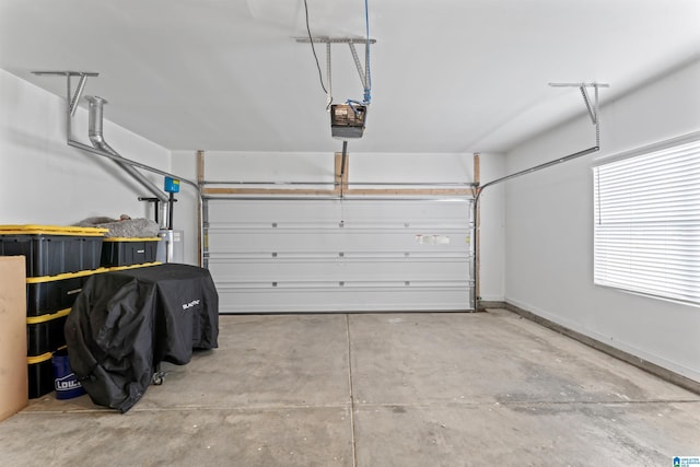 1063 Archers Trl E, Springville, AL 35146 - garage featuring a garage door opener