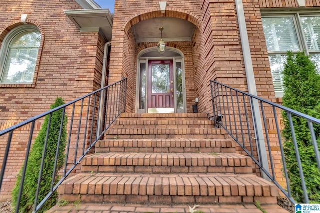 5192 Park Trace Dr, Hoover, AL 35244 - entrance to property featuring brick siding