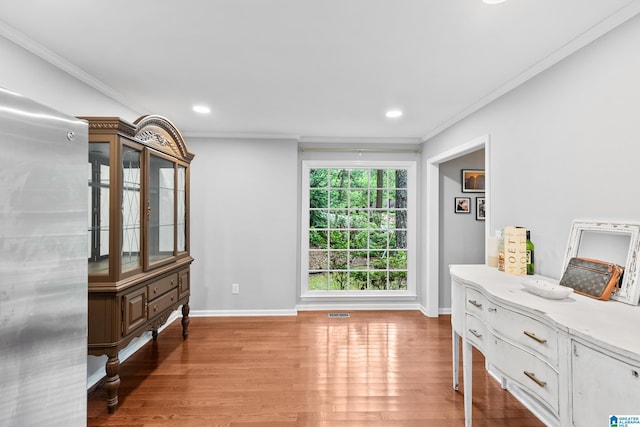 2013 Crossvine Rd, Hoover, AL 35244 - sitting room featuring crown molding, light wood-style flooring, recessed lighting, and baseboards