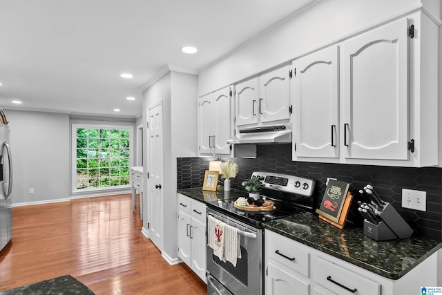 2013 Crossvine Rd, Hoover, AL 35244 - kitchen featuring stainless steel appliances, under cabinet range hood, white cabinetry, light wood finished floors, and decorative backsplash