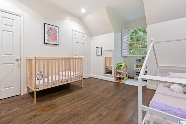 409 Euclid Ave, Mountain Brook, AL 35213 - bedroom featuring wood finished floors, baseboards, lofted ceiling, and recessed lighting