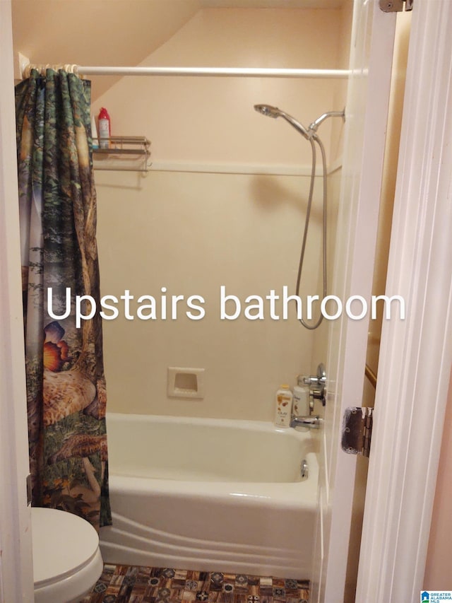 3409 Red Valley Rd, Remlap, AL 35133 - full bathroom featuring shower / bath combo and toilet