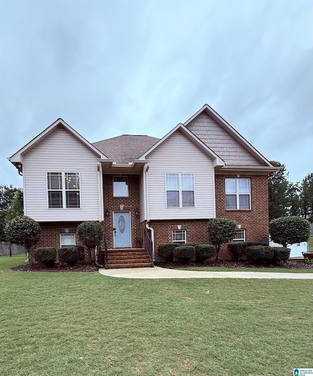 9620 Hampstead Heath Dr, Kimberly, AL 35091 - split foyer home featuring brick siding and a front yard