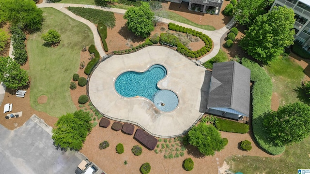 112 Harbor Pointe Dr, Talladega, AL 35160 - drone / aerial view of a pool area