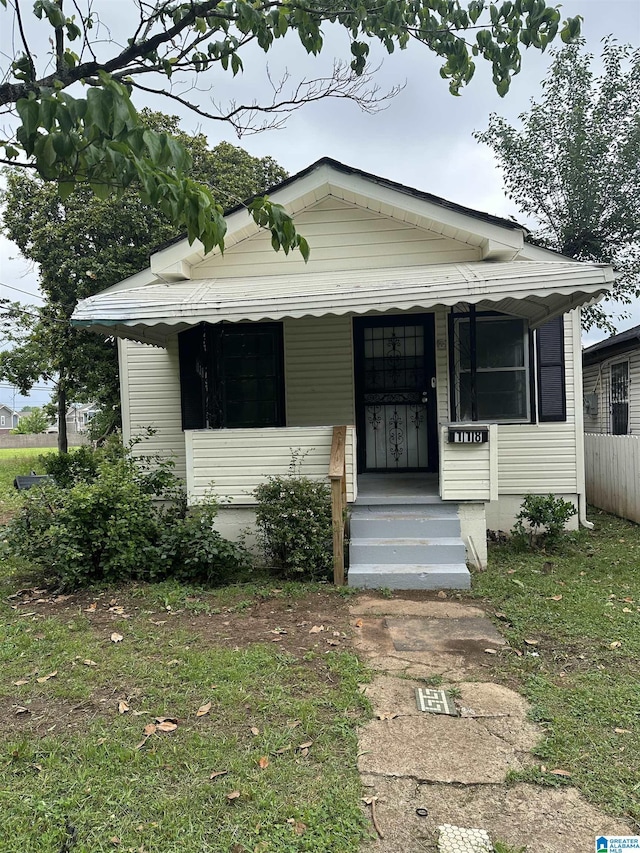 118 3rd Ave SW, Birmingham, AL 35211 - view of front facade with covered porch