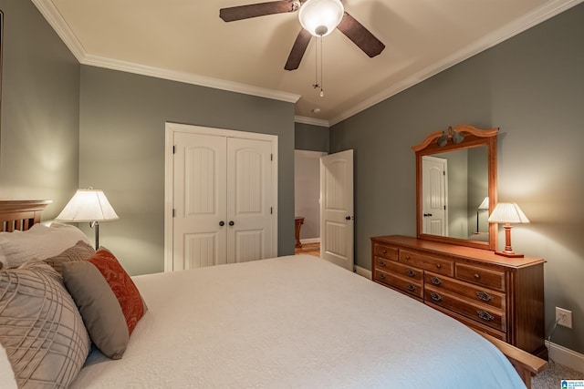 121 Middle Ridge Trl, Springville, AL 35146 - carpeted bedroom with crown molding, baseboards, a closet, and ceiling fan