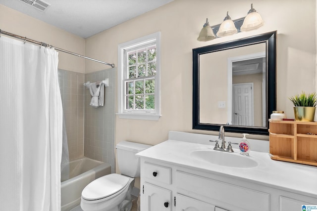 545 Russet Bend Dr, Hoover, AL 35244 - full bath with toilet, vanity, and shower / tub combo with curtain