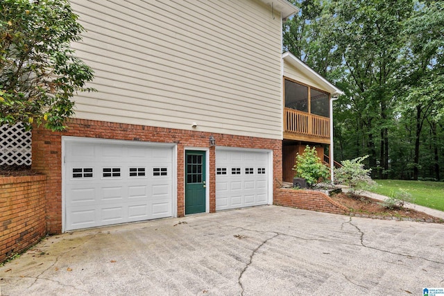 545 Russet Bend Dr, Hoover, AL 35244 - garage with concrete driveway