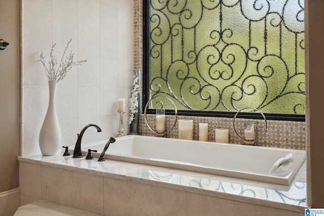 2821 Shook Hill Cir, Mountain Brook, AL 35223 - full bath featuring a bath