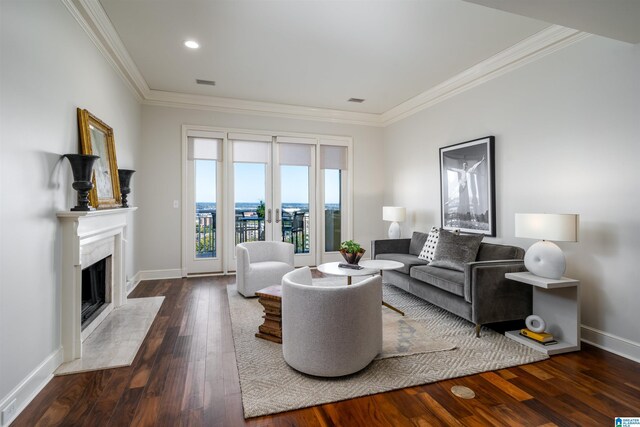 2600 Arlington Ave Unit 80, Birmingham, AL 35205 - living area featuring crown molding, hardwood / wood-style floors, a fireplace, baseboards, and recessed lighting