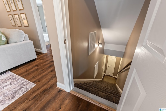 5265 Lake Crest Cir, Hoover, AL 35226 - stairway featuring wood finished floors and baseboards