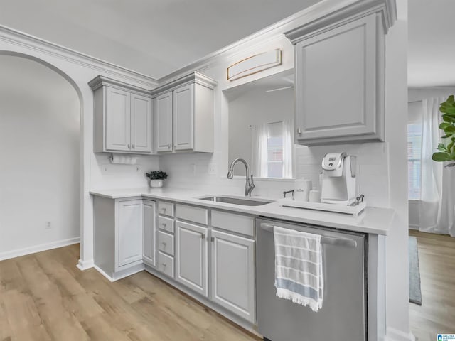 156 Brook Highland Cv, Birmingham, AL 35242 - kitchen featuring dishwasher, a sink, gray cabinets, light countertops, and light wood-style flooring