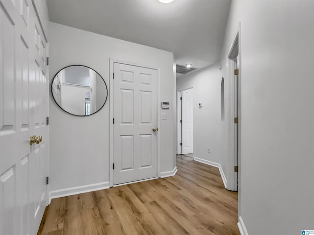 156 Brook Highland Cv, Birmingham, AL 35242 - entrance foyer featuring light wood-style floors and baseboards
