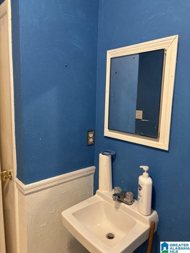 261 Ebenezer Rd, Odenville, AL 35120 - bathroom featuring a sink