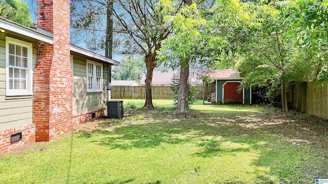 1693 4th Ave N, Clanton, AL 35045 - view of yard featuring central AC unit