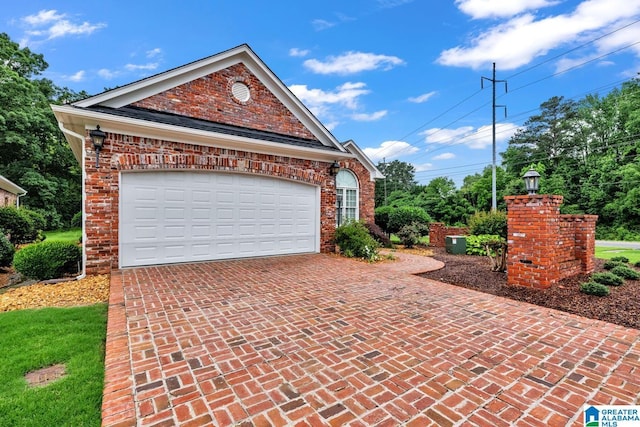 1700 Leisure Ln NW, Cullman, AL 35055 - garage with decorative driveway