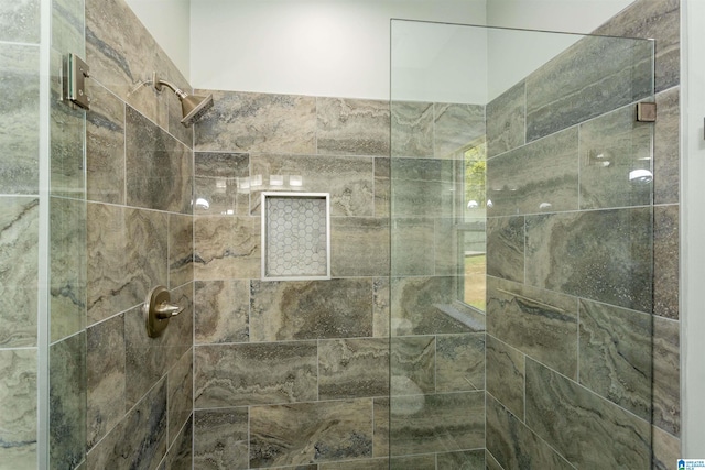 906 6th Ave W, Birmingham, AL 35204 - full bathroom featuring tiled shower