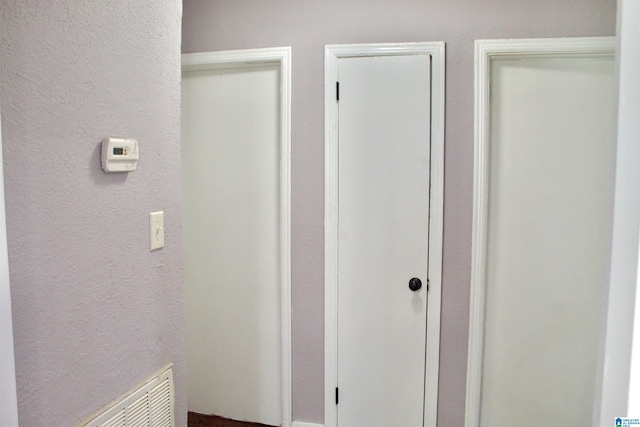 2912 Moore Ave, Anniston, AL 36201 - hall with a textured wall