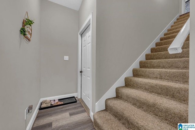 2597 Blake Way, Warrior, AL 35180 - foyer featuring stairs, wood finished floors, and baseboards