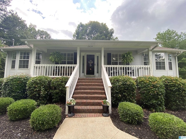 13634 Lisa Dr, Lake View, AL 35111 - single story home featuring a porch