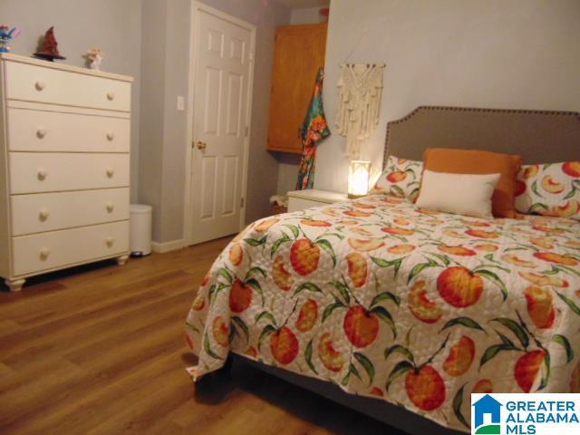 101 Randall Cir, Clanton, AL 35045 - bedroom featuring wood finished floors