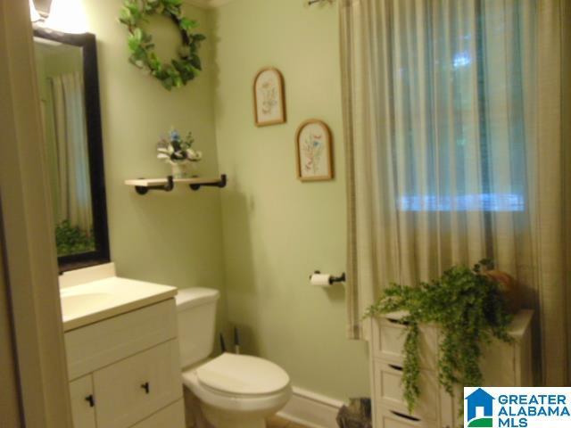 101 Randall Cir, Clanton, AL 35045 - bathroom featuring vanity and toilet