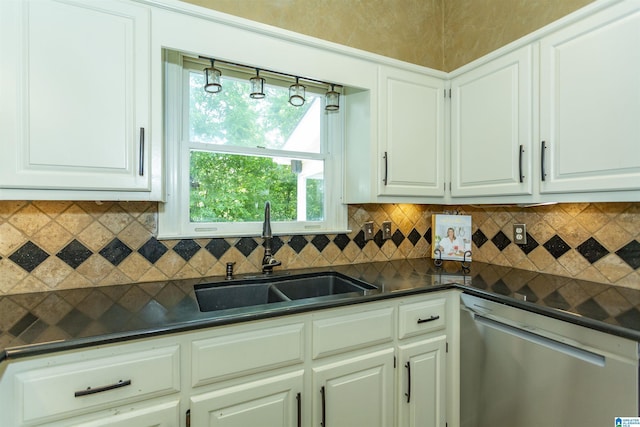 2940 Coatbridge Ln, Birmingham, AL 35242 - kitchen featuring dishwasher, a sink, dark countertops, and tasteful backsplash