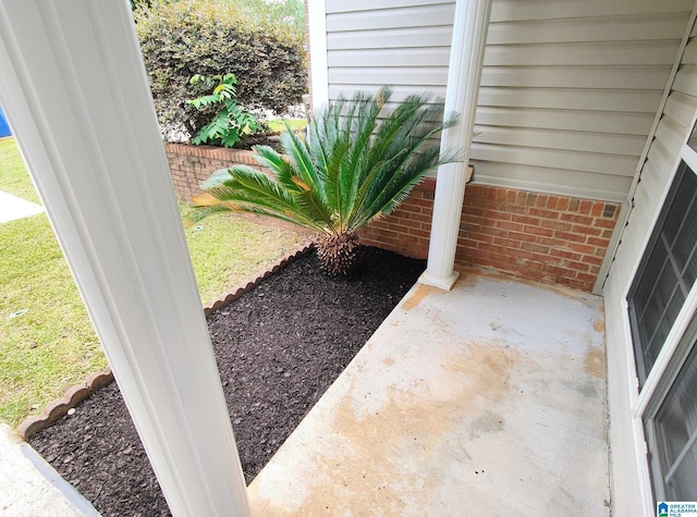 191 Sugar Hill Ln, Alabaster, AL 35007 - exterior view of brick siding