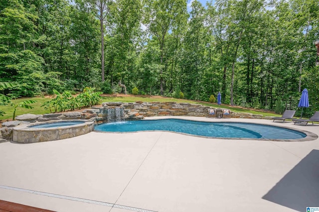 325 Driving Range Rd, Cropwell, AL 35054 - view of swimming pool featuring a patio area and a pool with connected hot tub