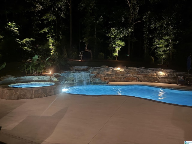 325 Driving Range Rd, Cropwell, AL 35054 - view of swimming pool featuring a patio area and a pool with connected hot tub