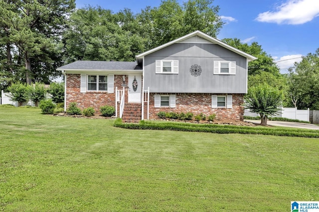 3303 Carousel Dr, Fultondale, AL 35068 - split level home with brick siding