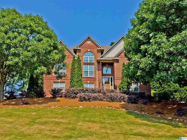 540 Crestview Ln, Trussville, AL 35173 - traditional home with brick siding and a front lawn