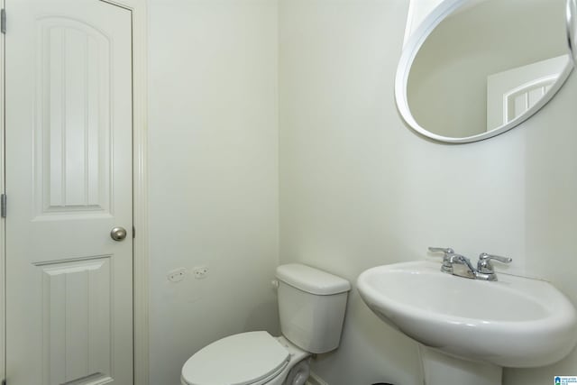 319 Glen Cross Way, Trussville, AL 35173 - bathroom with a sink and toilet