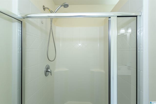 319 Glen Cross Way, Trussville, AL 35173 - bathroom with a shower stall