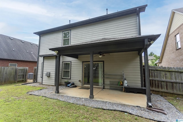319 Glen Cross Way, Trussville, AL 35173 - back of property with a ceiling fan and a patio