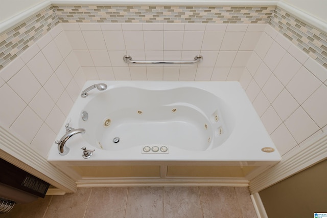 840 Black Acres Rd, Cropwell, AL 35054 - bathroom with a whirlpool tub